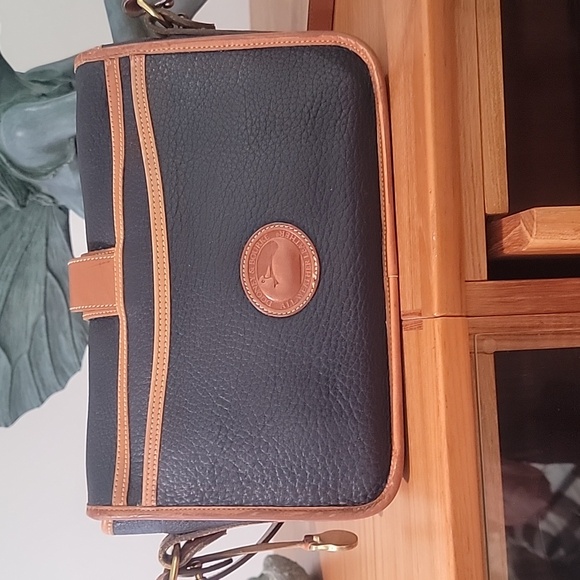 VINTAGE DONNEY AND BOURKE HANDBAG - Picture 2 of 14